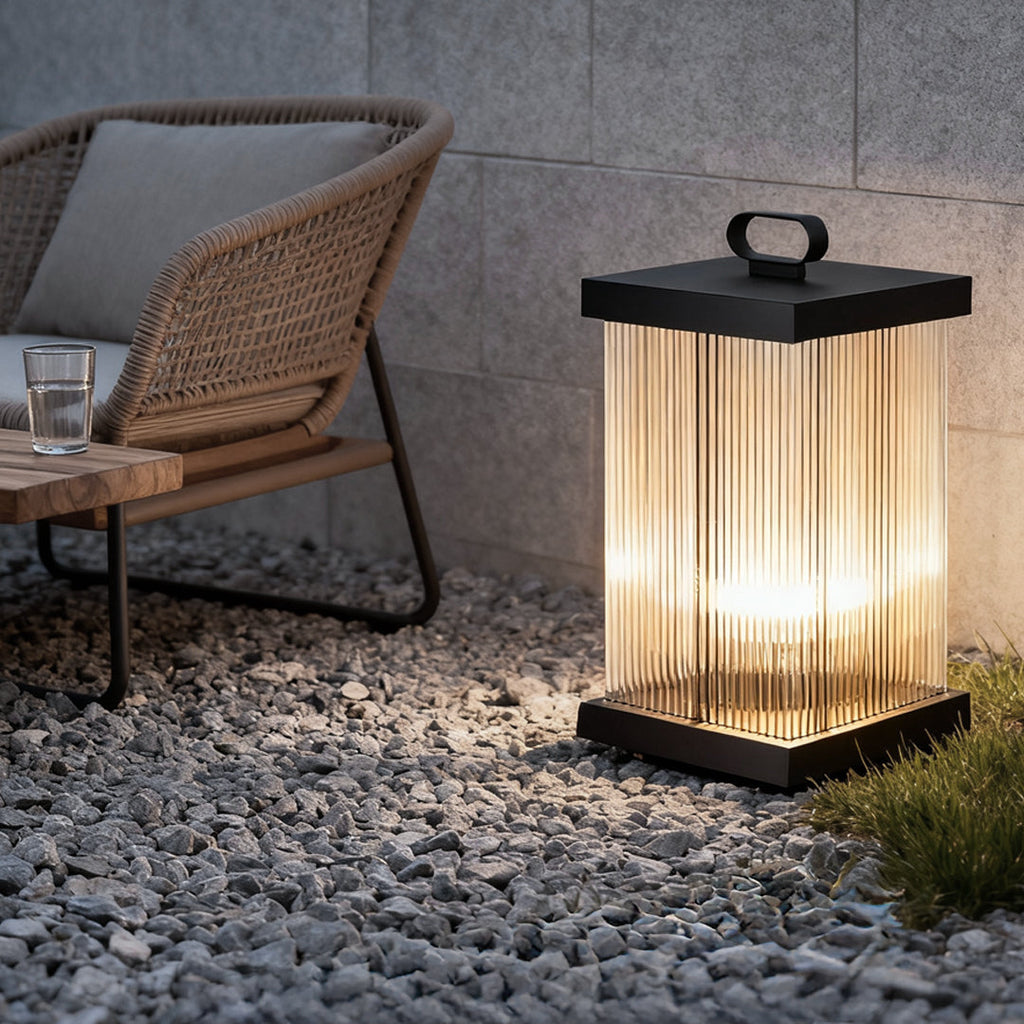 RAVENSCROFT GARDEN RIPPLED SOLAR ILLUMINATOR IN BLACK