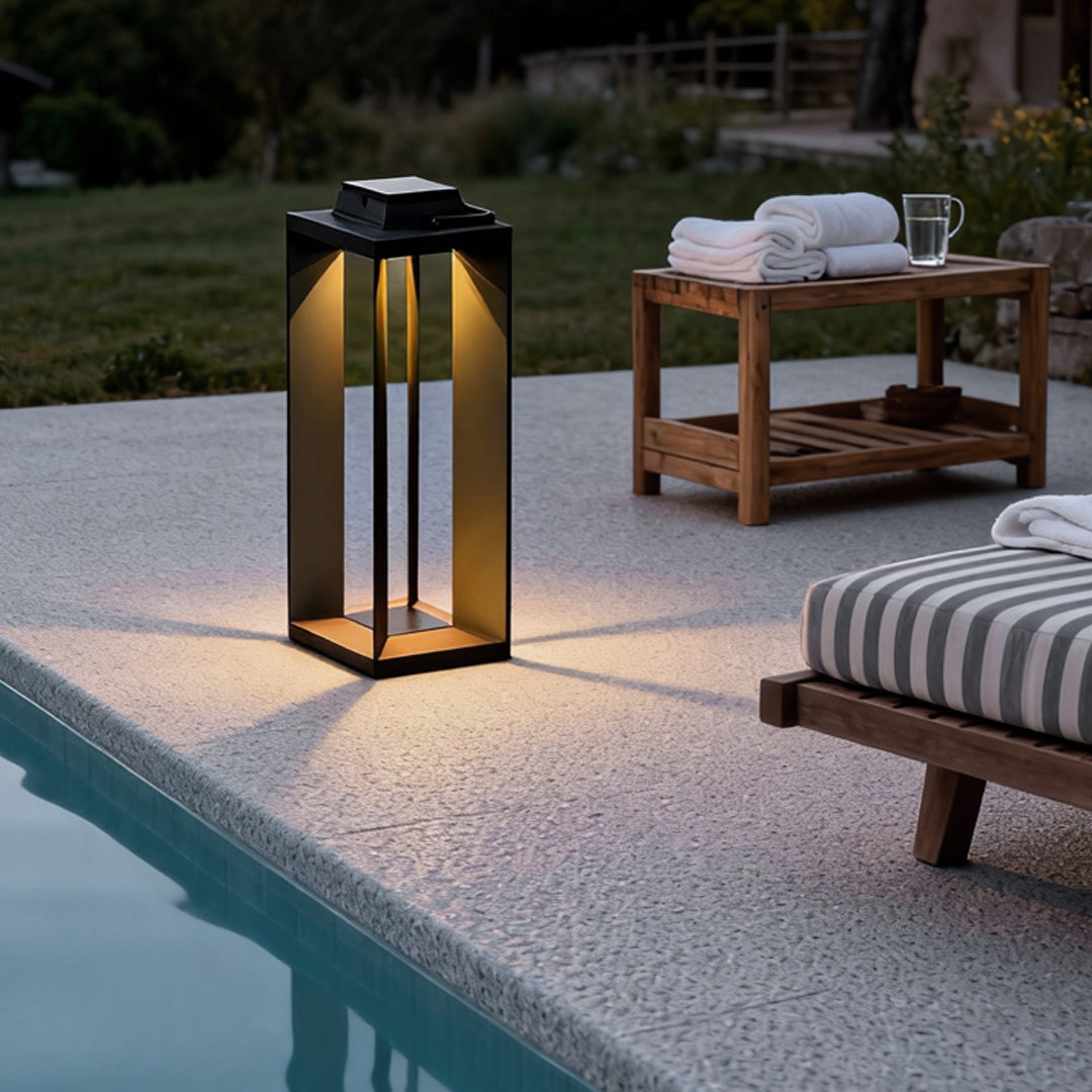 RAVENWOOD NOCTURNAL GLOW PORTABLE LED LANTERN