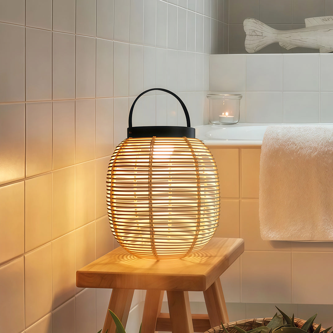 FENWICK SOLAR GLOWING GARDEN LANTERN