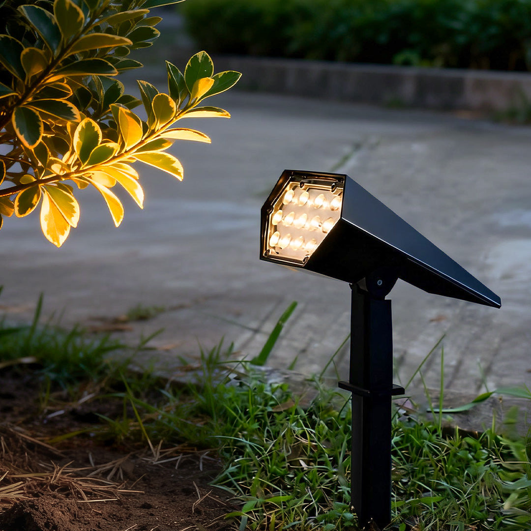 RAVENHALL SOLAR SPOTLIGHT WITH TILT FUNCTION