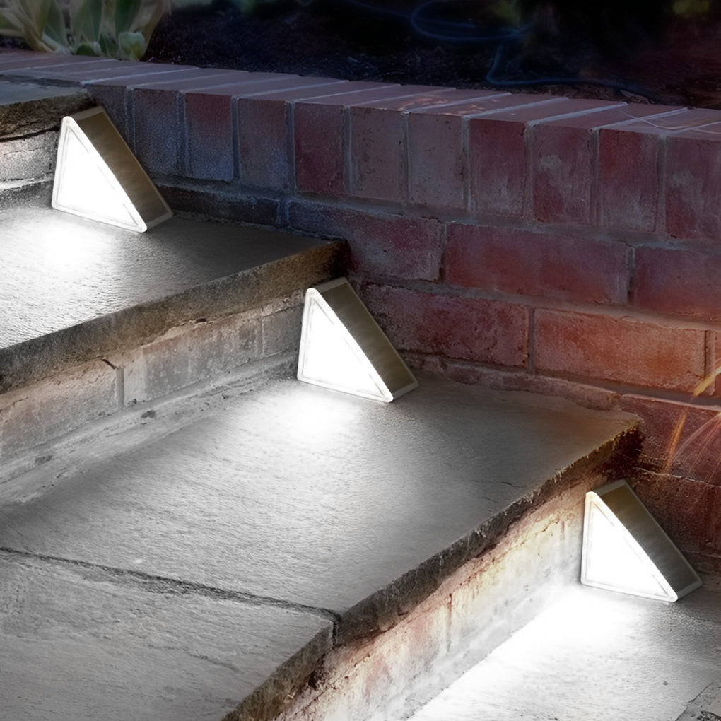 WINDSOR TRIAD OUTDOOR STEP ILLUMINATOR - MODERN WATER-RESISTANT SOLAR LIGHT