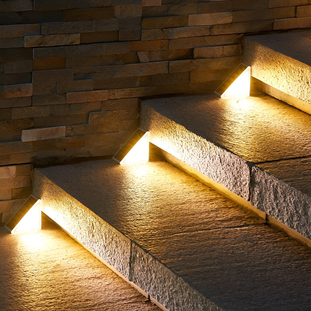 WINDSOR TRIAD OUTDOOR STEP ILLUMINATOR - MODERN WATER-RESISTANT SOLAR LIGHT