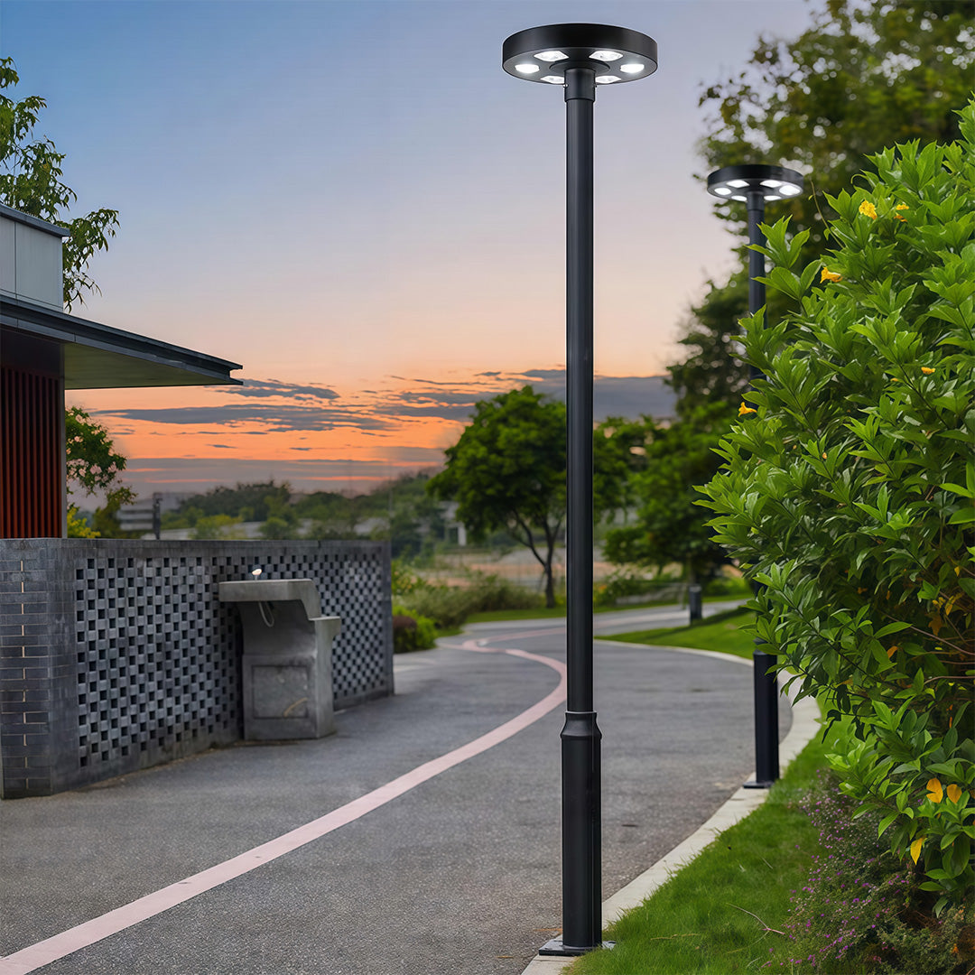 WINDSOR SOLAR GARDEN LANTERN POLE LIGHT