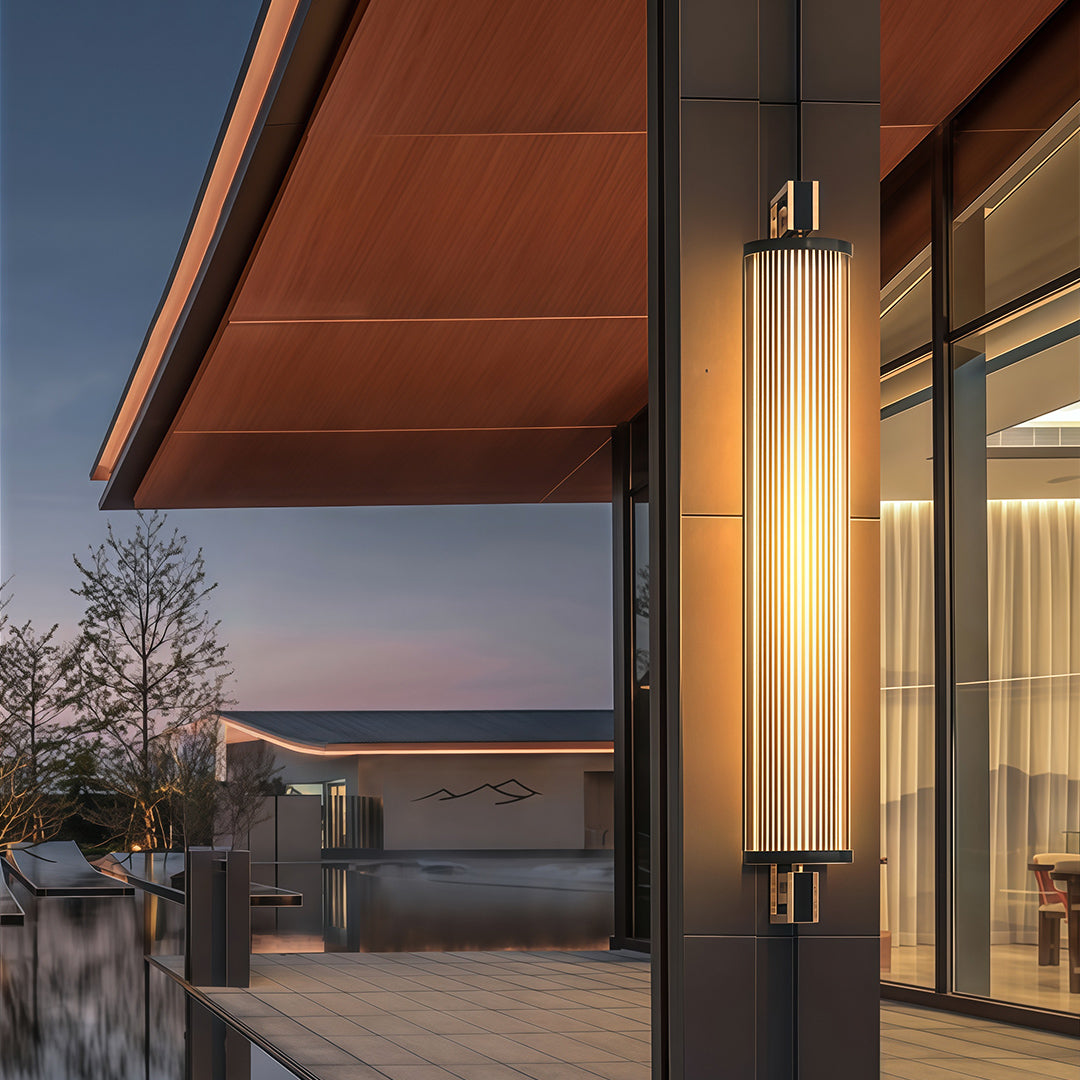 PEMBROKE RAINPROOF WALL SCONCE LIGHT