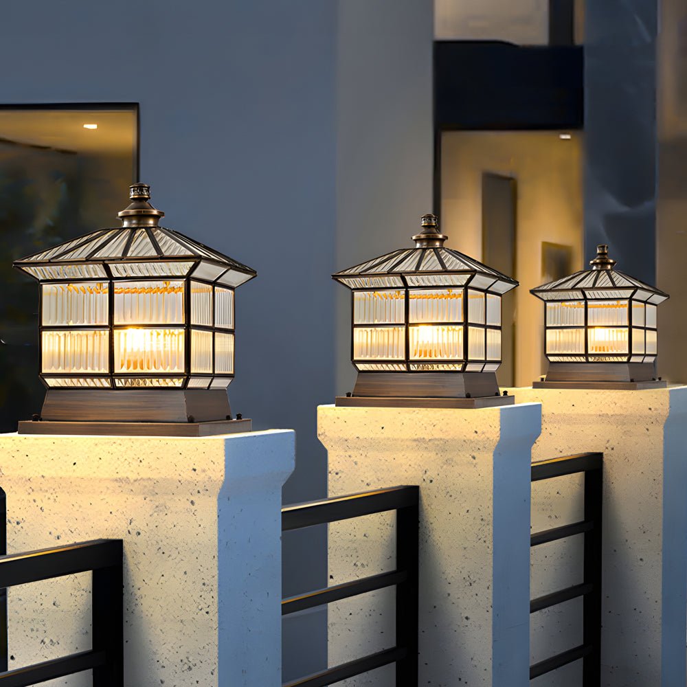 WINTERBOURNE SOLAR-POWERED BRONZE PILLAR LIGHT WITH TRIPLE BRIGHTNESS SETTINGS
