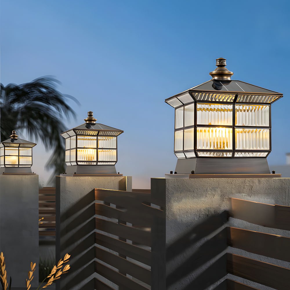 WINTERBOURNE SOLAR-POWERED BRONZE PILLAR LIGHT WITH TRIPLE BRIGHTNESS SETTINGS