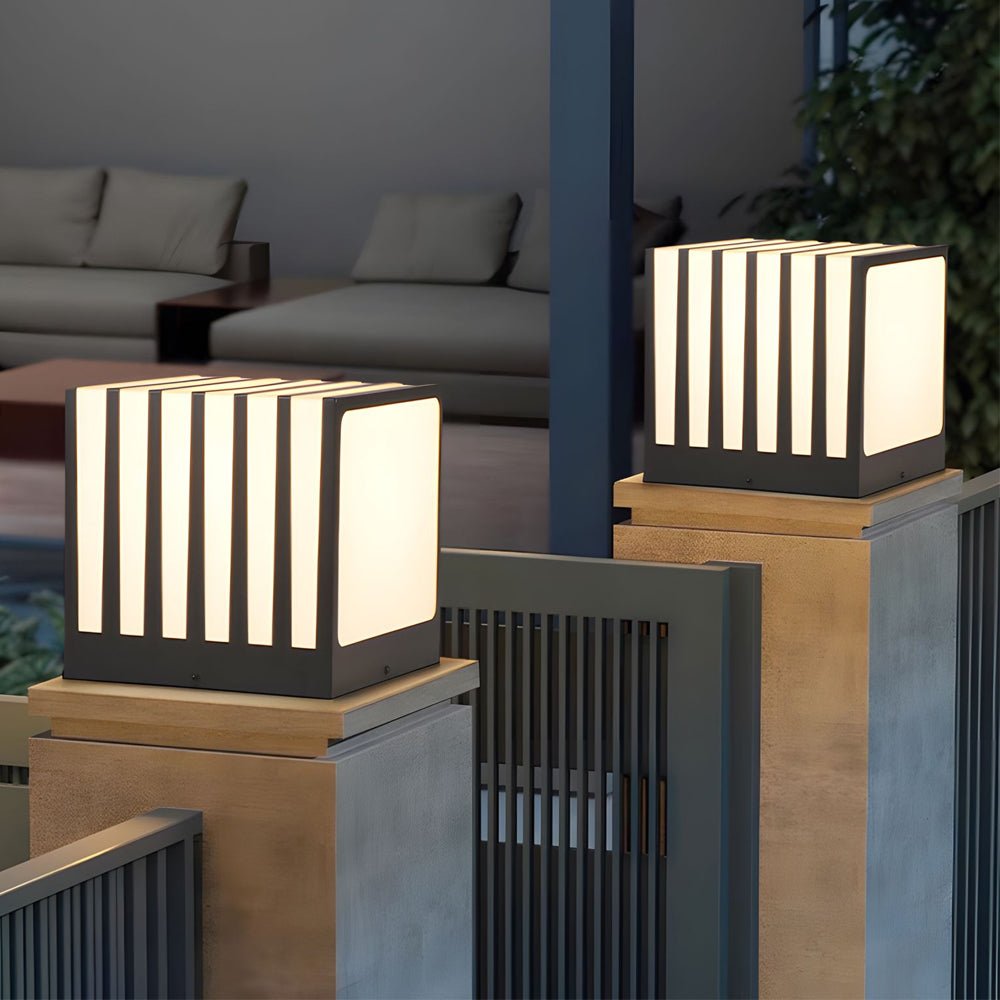 WINDSOR SQUARE GARDEN COLUMN LIGHTING POST, WATER-RESISTANT FOR OUTDOOR USE