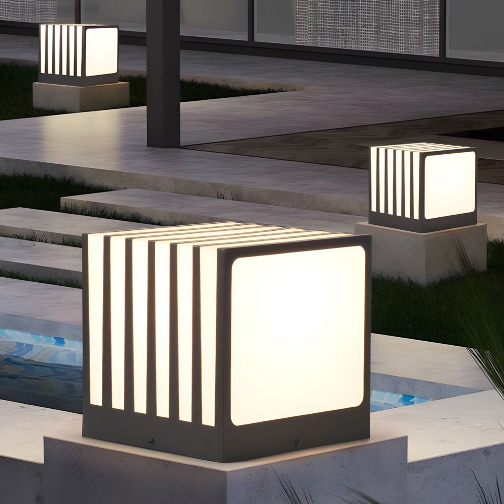 WINDSOR SQUARE GARDEN COLUMN LIGHTING POST, WATER-RESISTANT FOR OUTDOOR USE