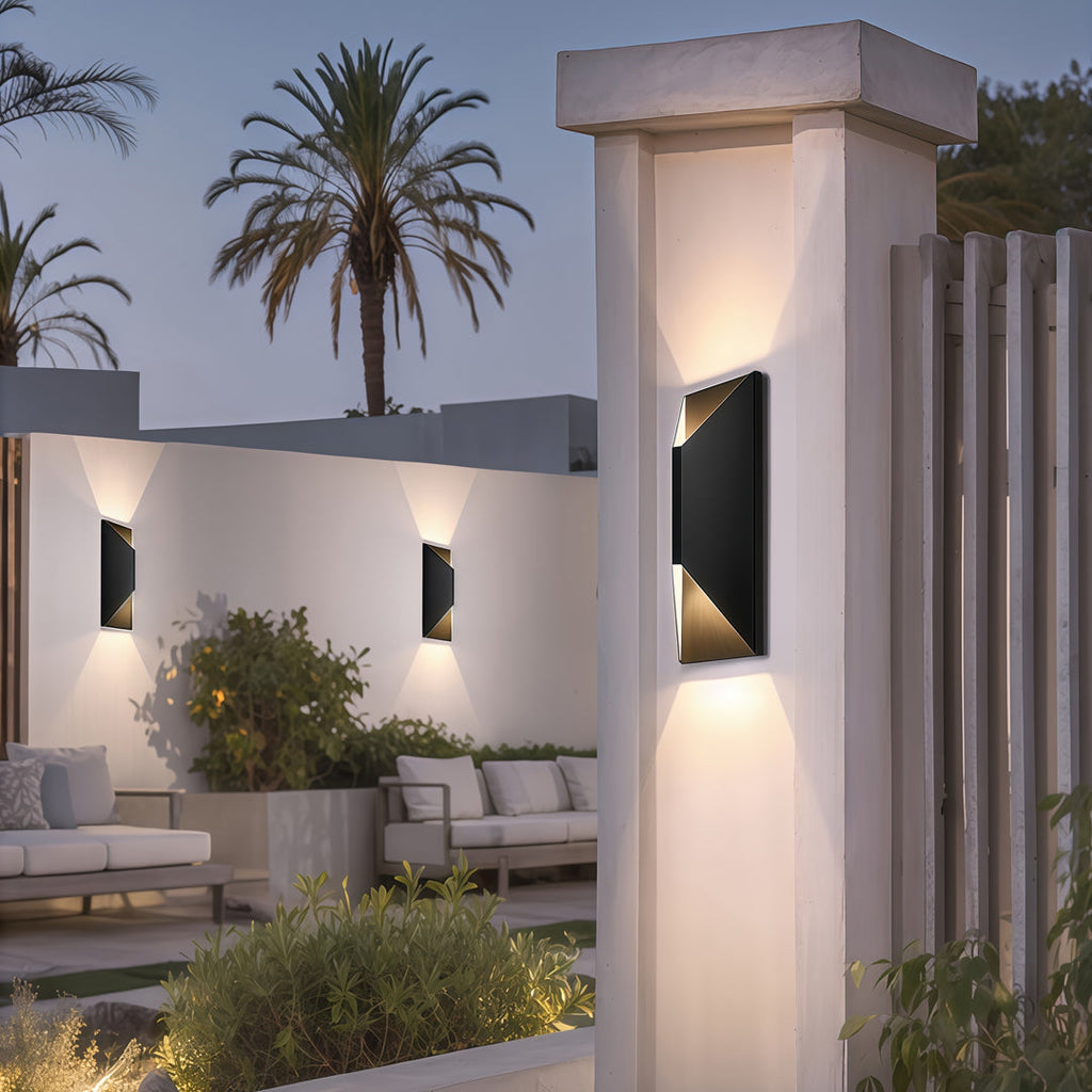 WINDSOR HORIZON STAINLESS LED WALL SCONCE