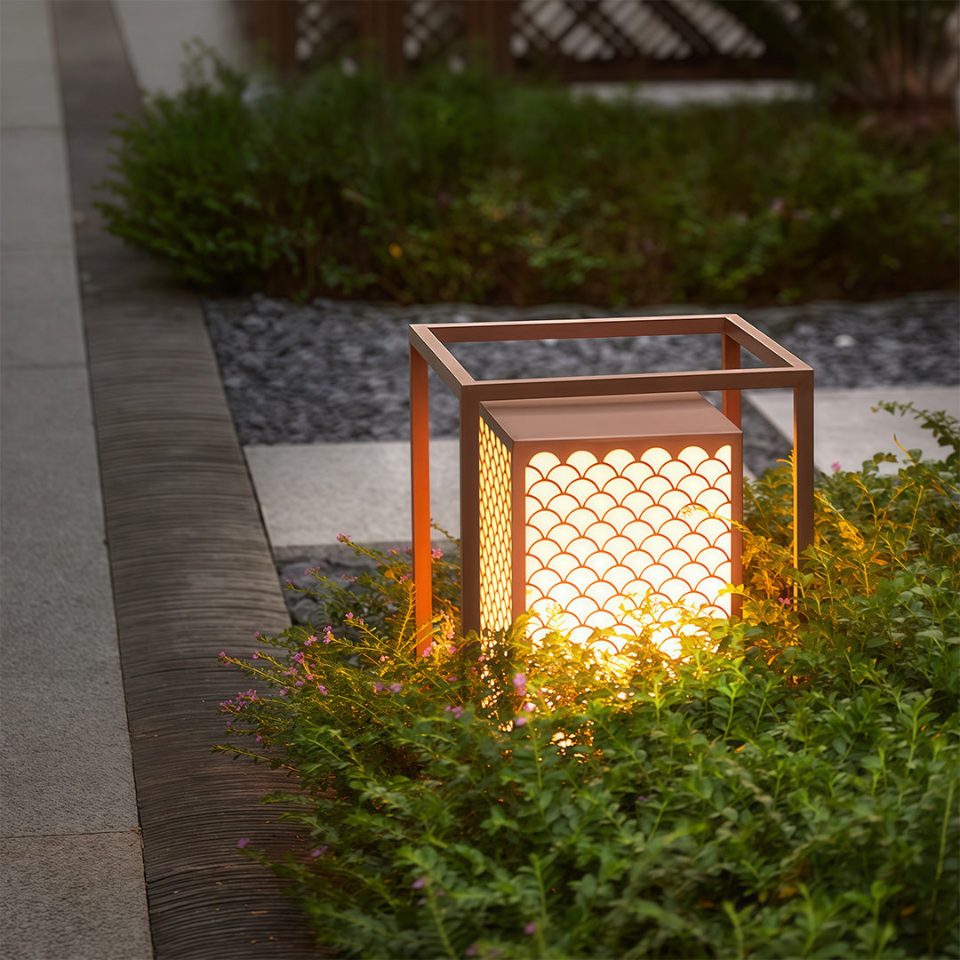 WINDSOR GARDEN GUARDIAN WATERPROOF LANTERN