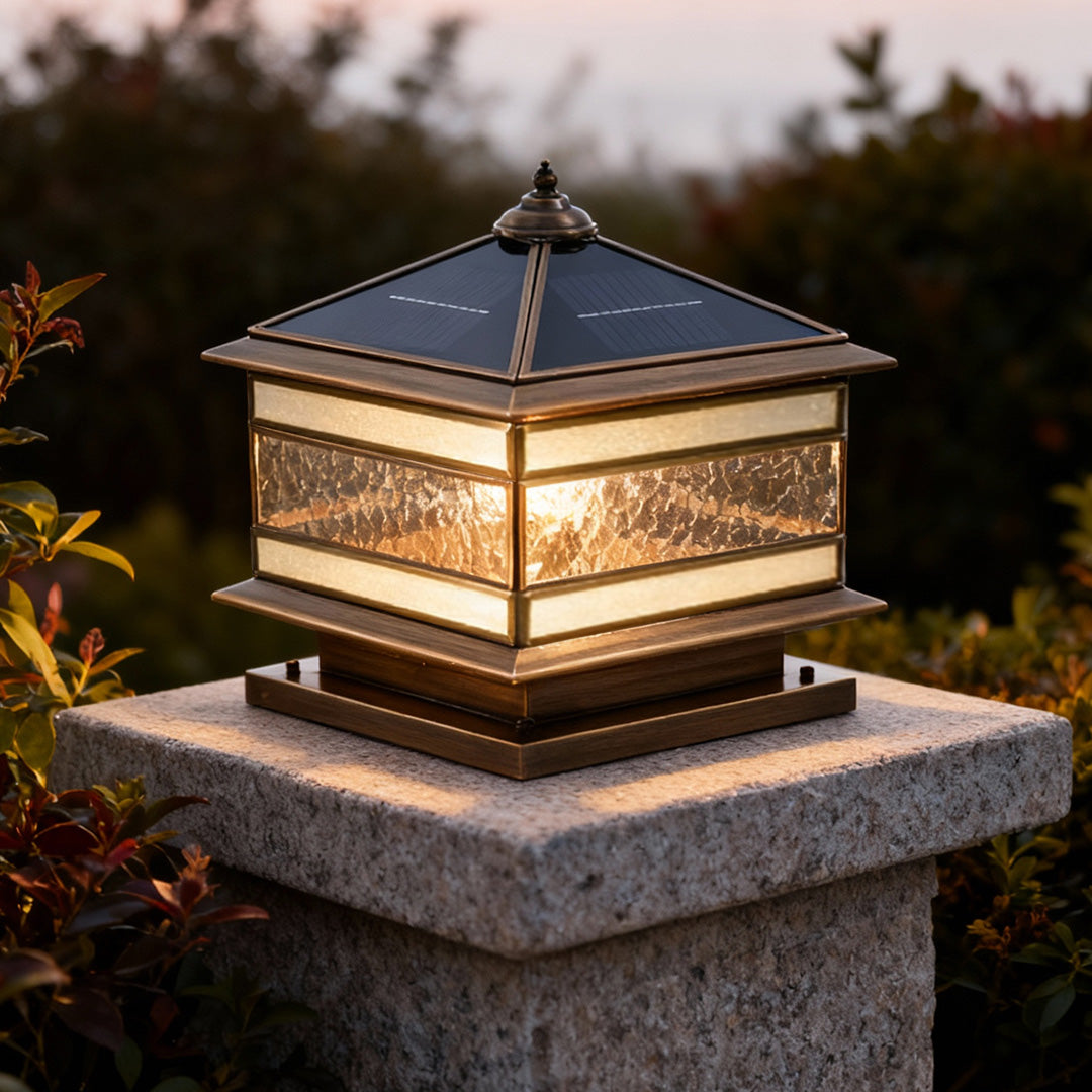 BRADSHAW COPPER-CRESTED SOLAR FENCE ILLUMINATOR