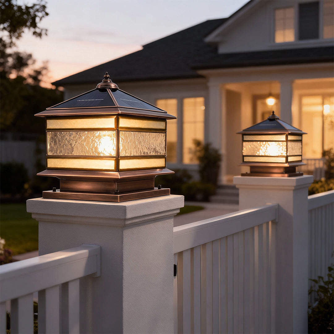 BRADSHAW COPPER-CRESTED SOLAR FENCE ILLUMINATOR