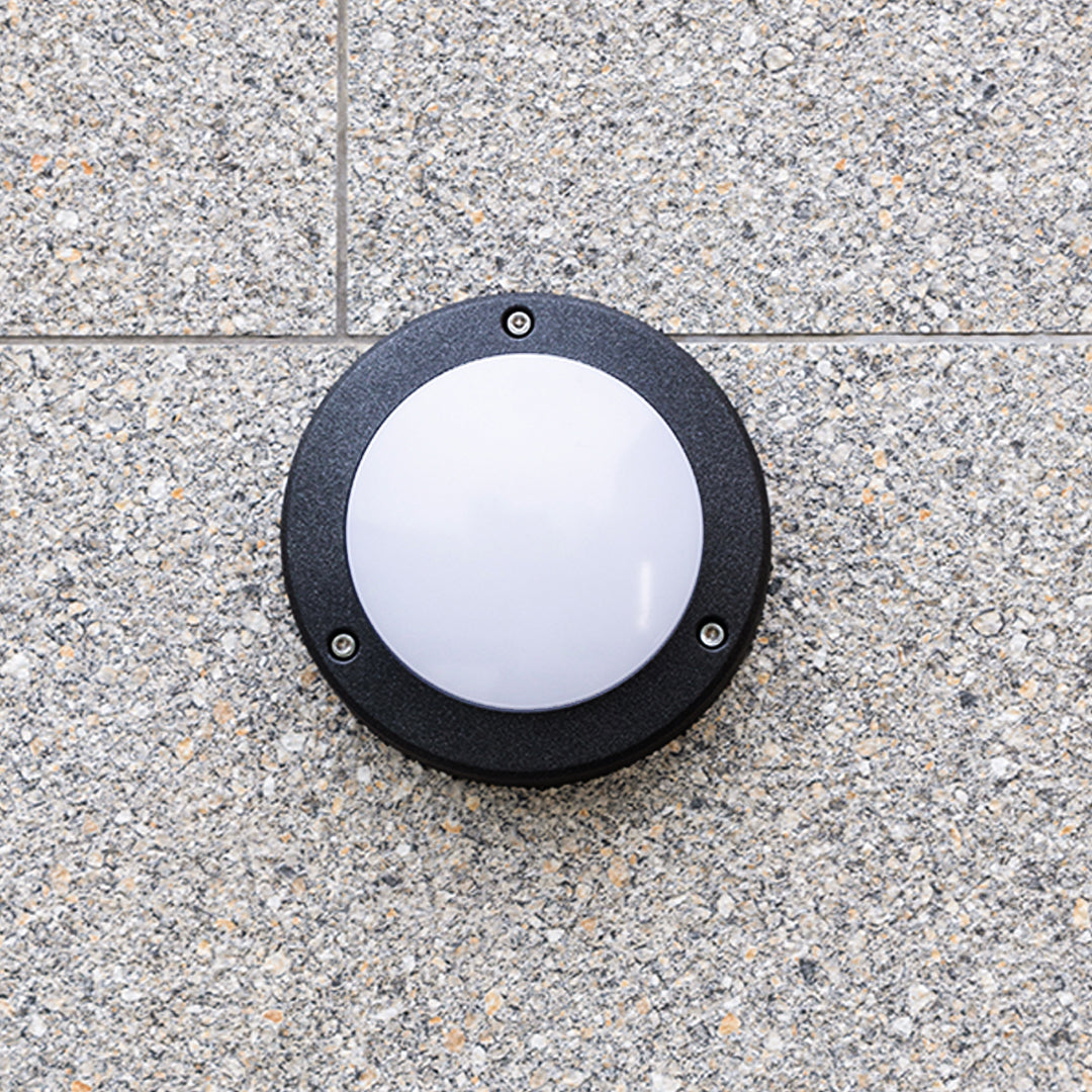 WINDSOR CIRCLE OUTDOOR LIGHTING - WEATHERPROOF MINIMALIST DESIGN