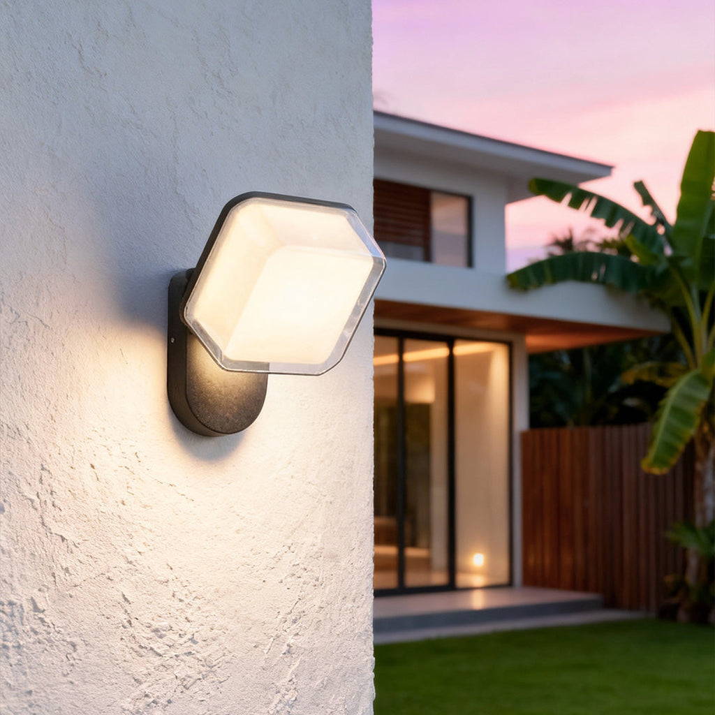 WINDSOR ALUMINUM OUTDOOR SWINGING WALL LANTERN
