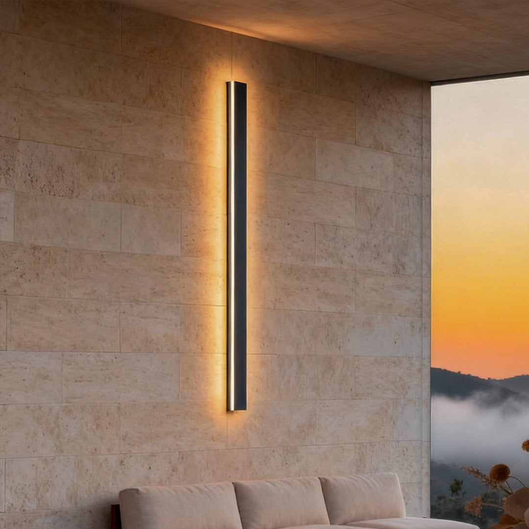 WINDSOR BLACK LINEAR OUTDOOR LIGHTING SCULPTURE