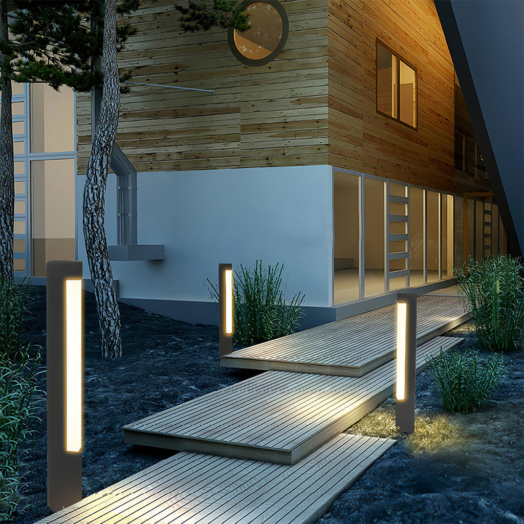 WINDSOR SQUARE OUTDOOR LUMINAIRE WITH WATER-RESISTANT DESIGN