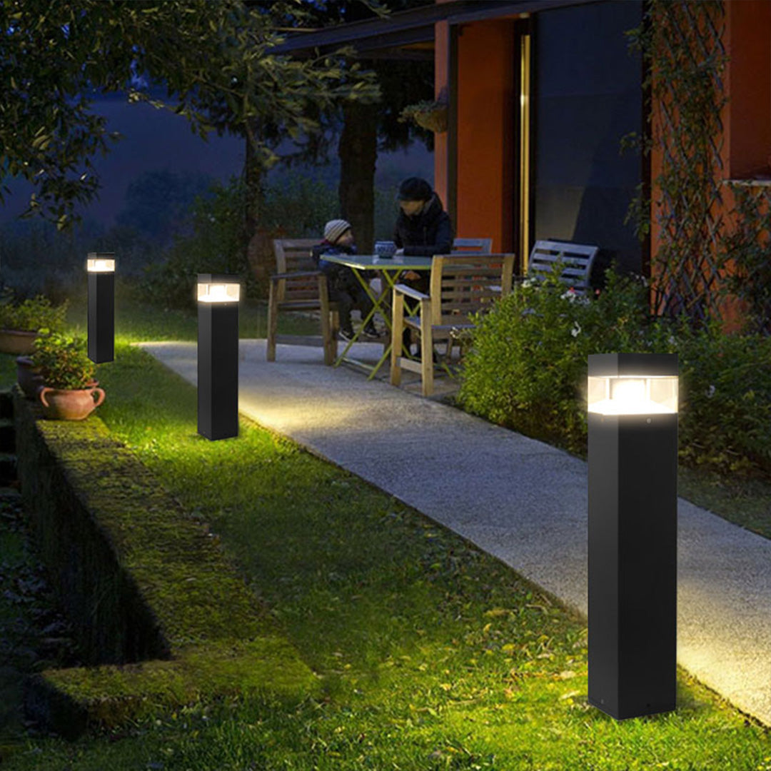 FENWICK METAL GARDEN PATHWAY ILLUMINATORS