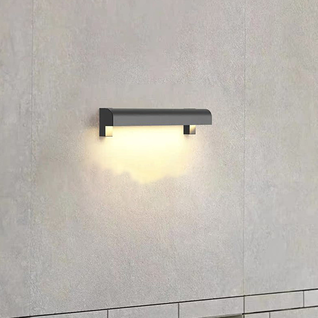 HEATHCLIFF RAINPROOF OUTDOOR WALL LANTERN