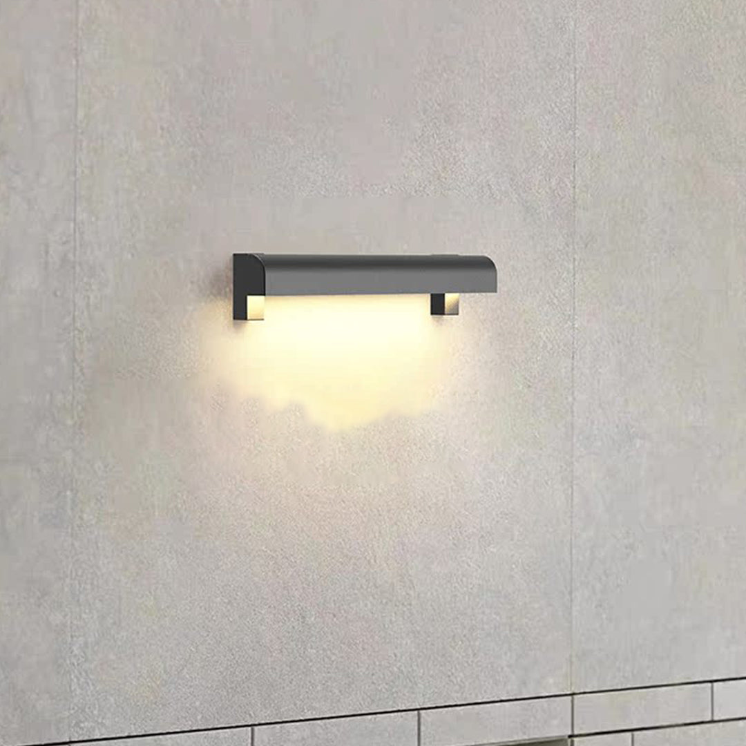 HEATHCLIFF RAINPROOF OUTDOOR WALL LANTERN