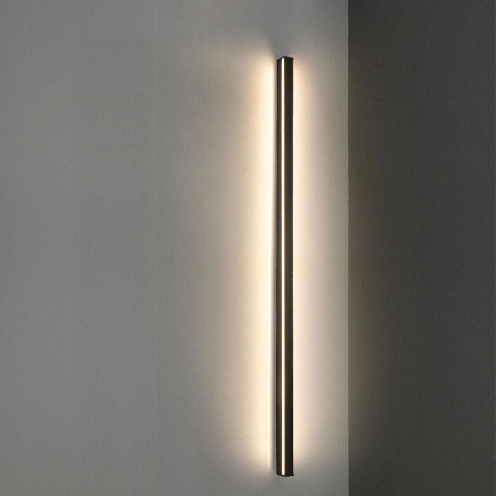 WINDSOR BLACK LINEAR OUTDOOR LIGHTING SCULPTURE