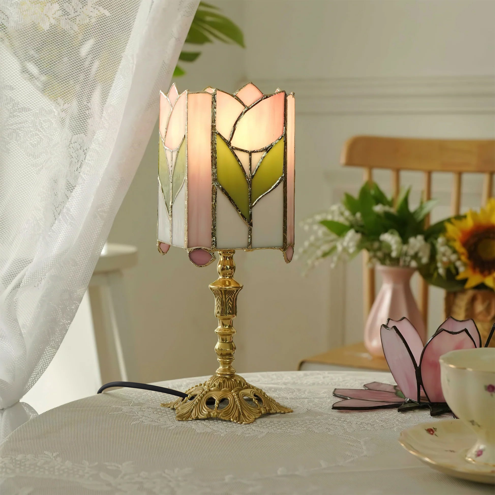 CHARLESTON BLOOMING GLASS TABLE LANTERN