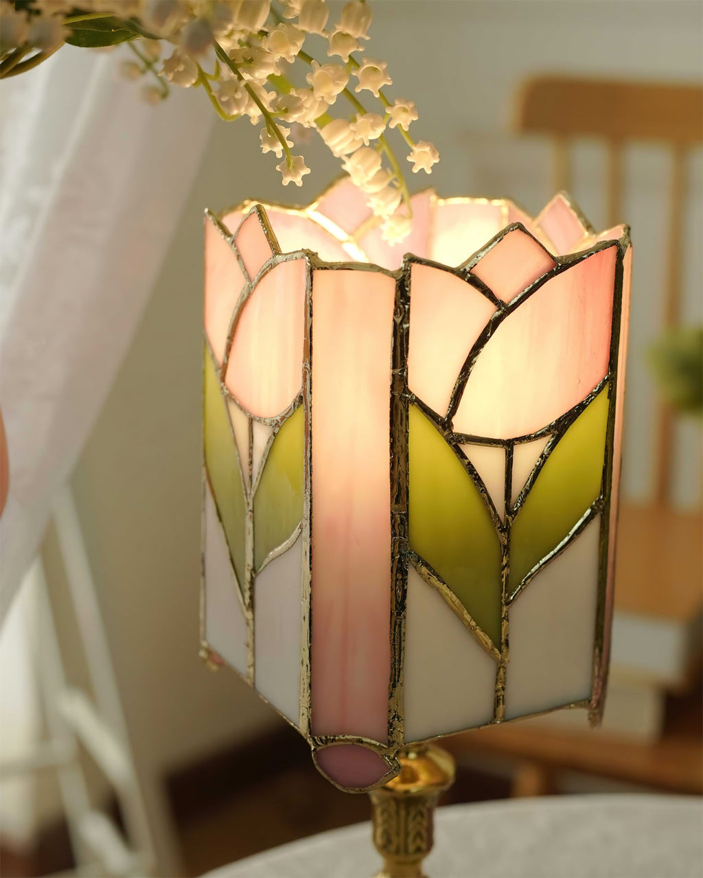 CHARLESTON BLOOMING GLASS TABLE LANTERN