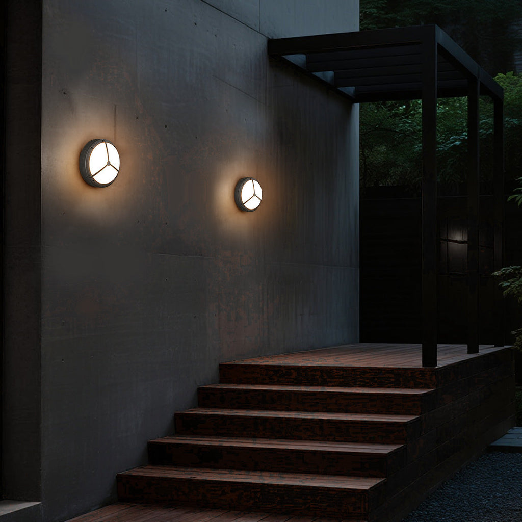 WINTHORPE RAIN-RESISTANT TRISECTED WALL LANTERN