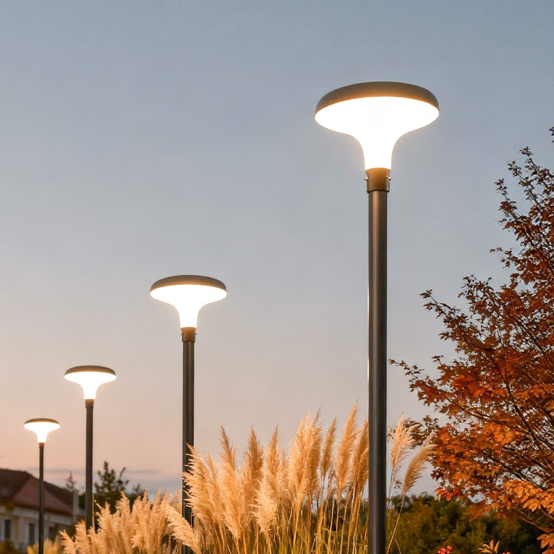 RAVENSDALE SOLAR ILLUMINATION POST LANTERN WITH WEATHERPROOF DESIGN