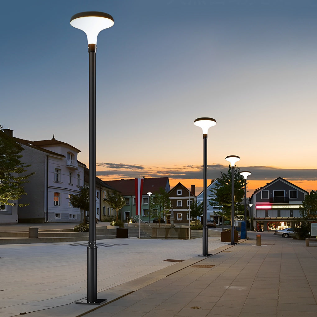 RAVENSDALE SOLAR ILLUMINATION POST LANTERN WITH WEATHERPROOF DESIGN