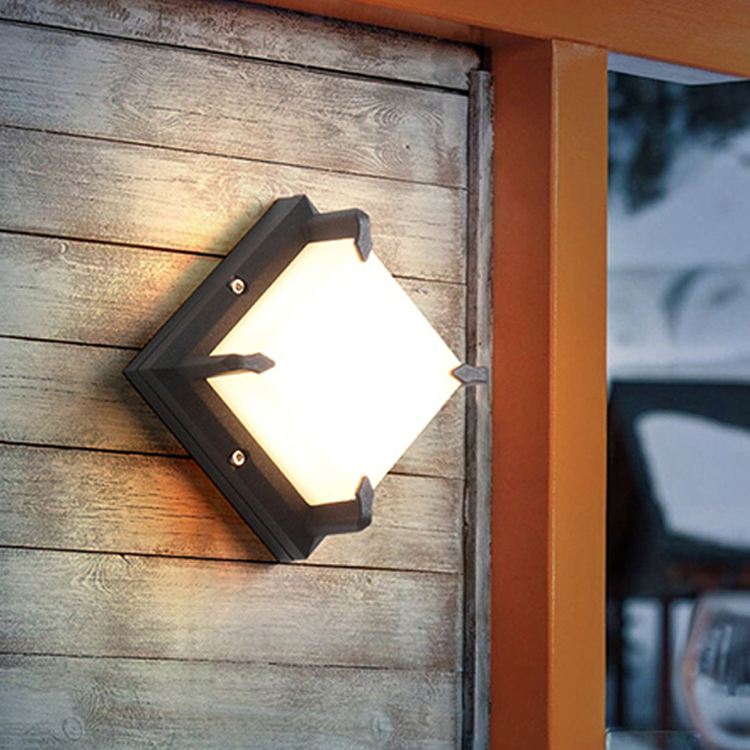 RAVENHALL WEATHERPROOF ALUMINUM OUTDOOR WALL LANTERN