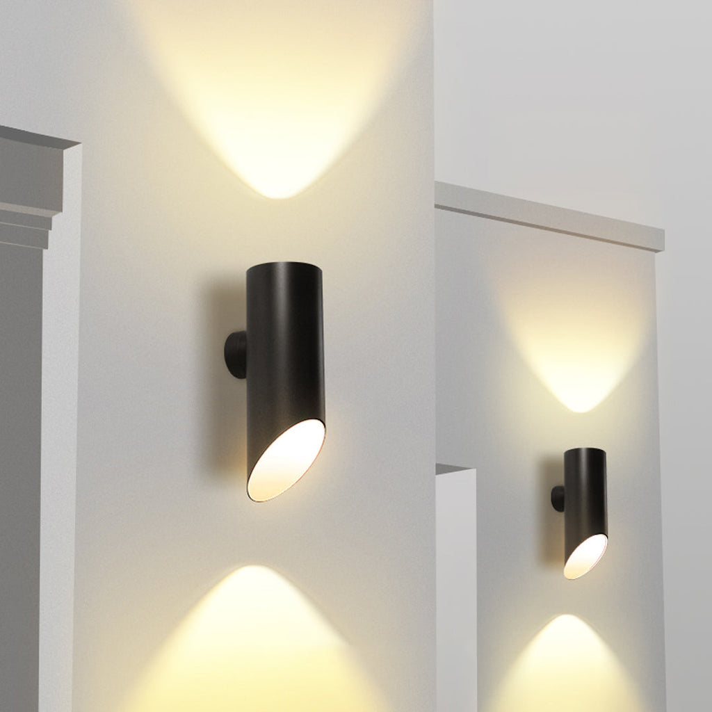 WINDSOR HEIGHTS DUAL-FACING OUTDOOR WALL LANTERN