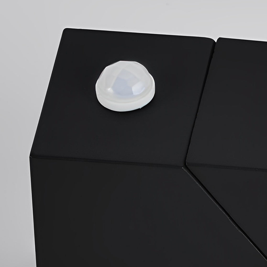 WINCHESTER BLACK WATERPROOF WALL LANTERN WITH ADJUSTABLE BEAM