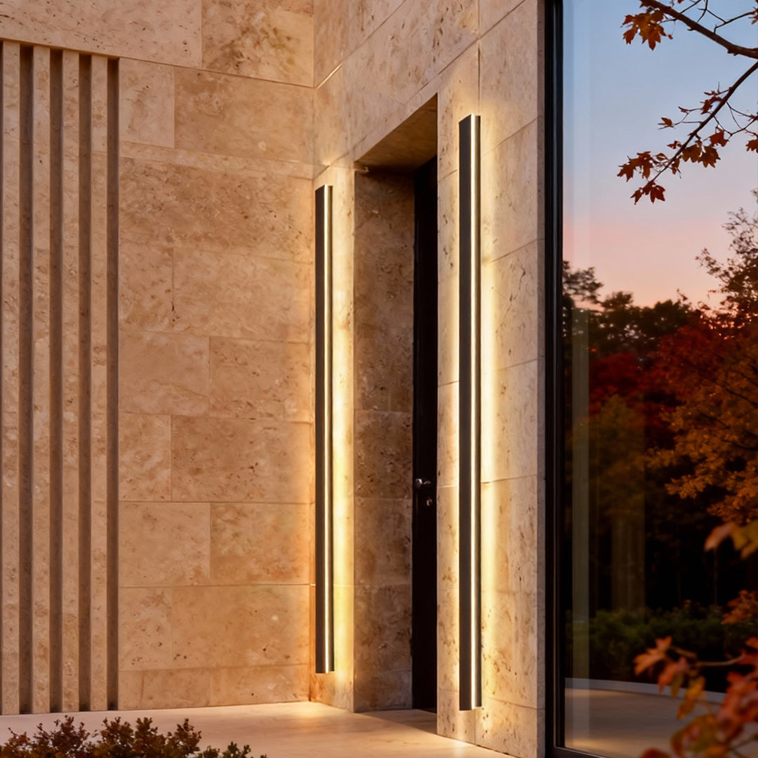 WINDSOR BLACK LINEAR OUTDOOR LIGHTING SCULPTURE