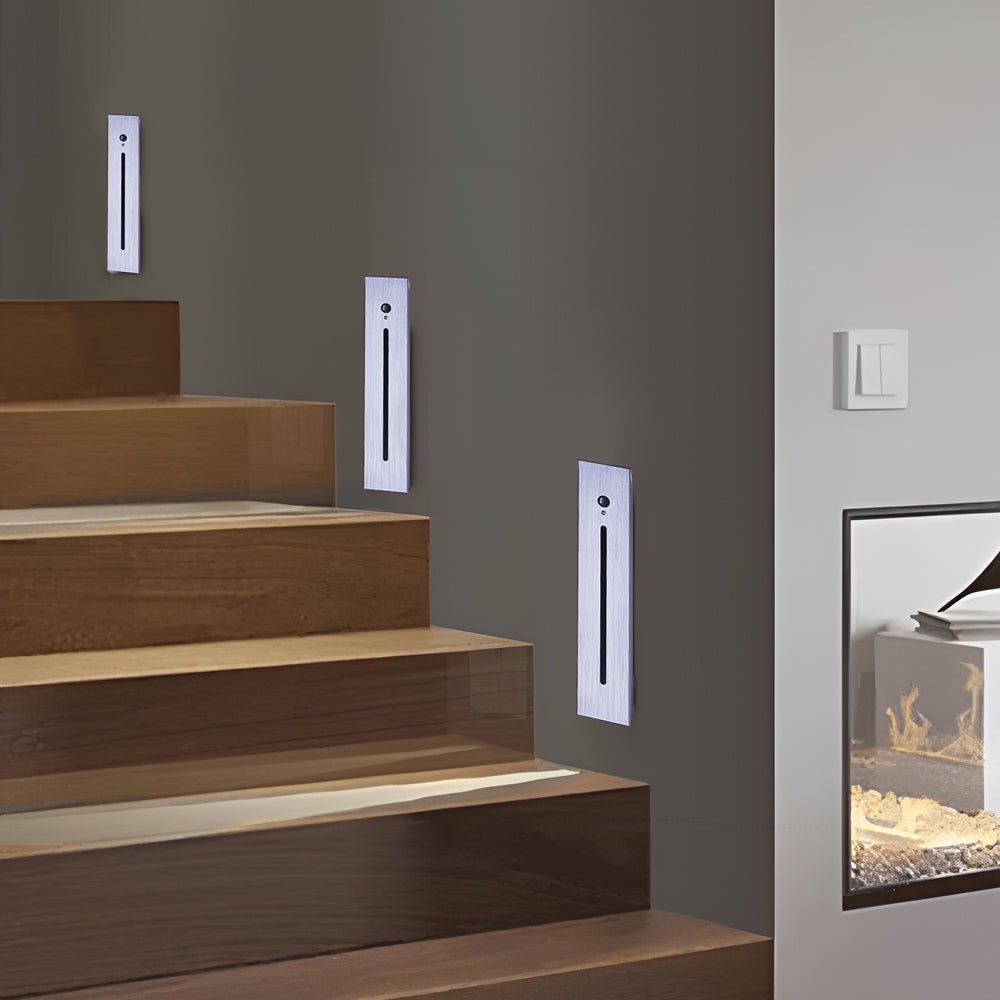 RAVENSDALE INTEGRATED LED STEP LIGHTING WITH VERTICAL MOTION DETECTION FOR INDOOR AND OUTDOOR USE