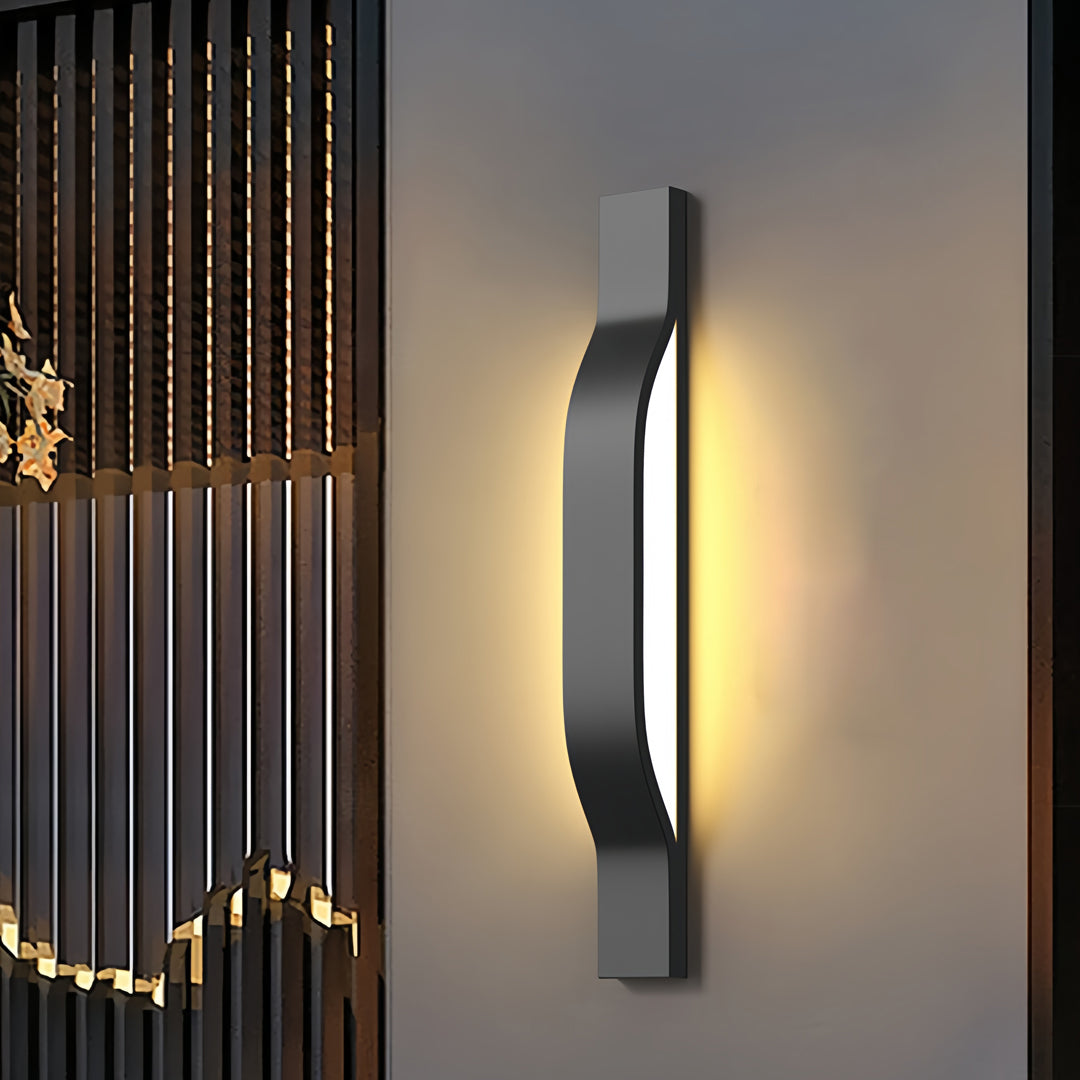 THORNBURY WEATHERPROOF OUTDOOR WALL LANTERN