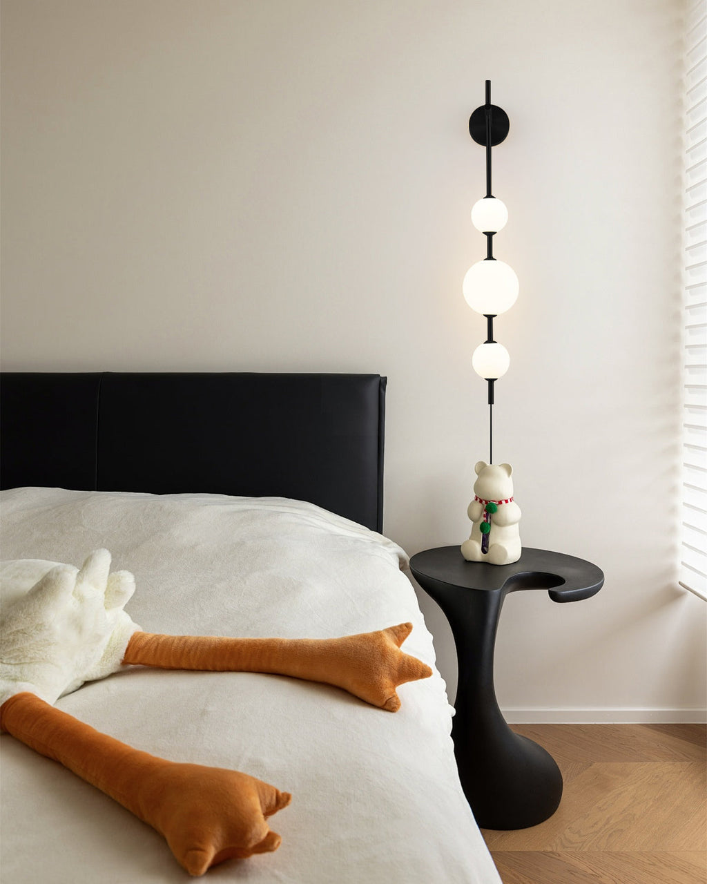 WINTHORPE SPHERICAL PLUG-IN WALL ILLUMINATOR