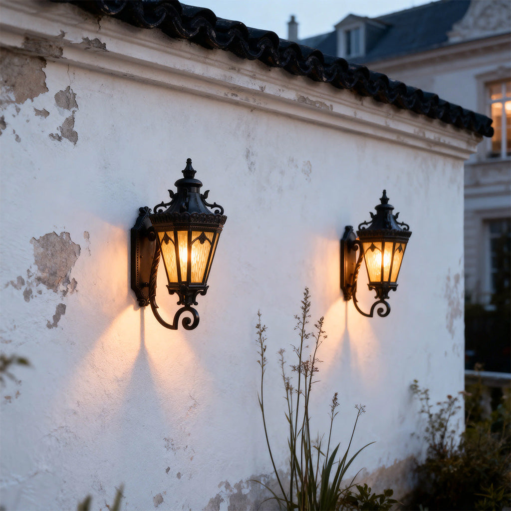 WINDSOR BLACK ALUMINUM OUTDOOR WALL LANTERN - WEATHERPROOF DESIGN