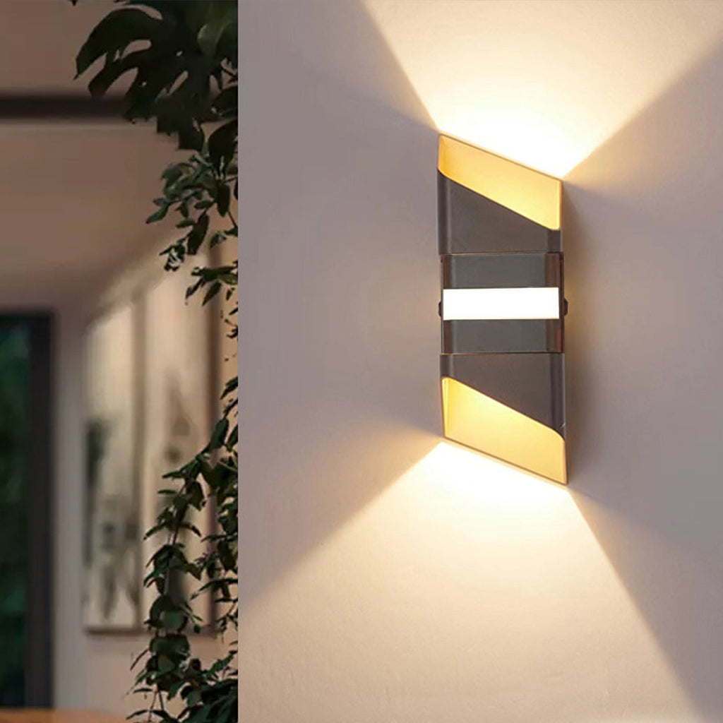 WINCHESTER SQUARE TUBE LED DUAL-FLOW OUTDOOR WALL LANTERN