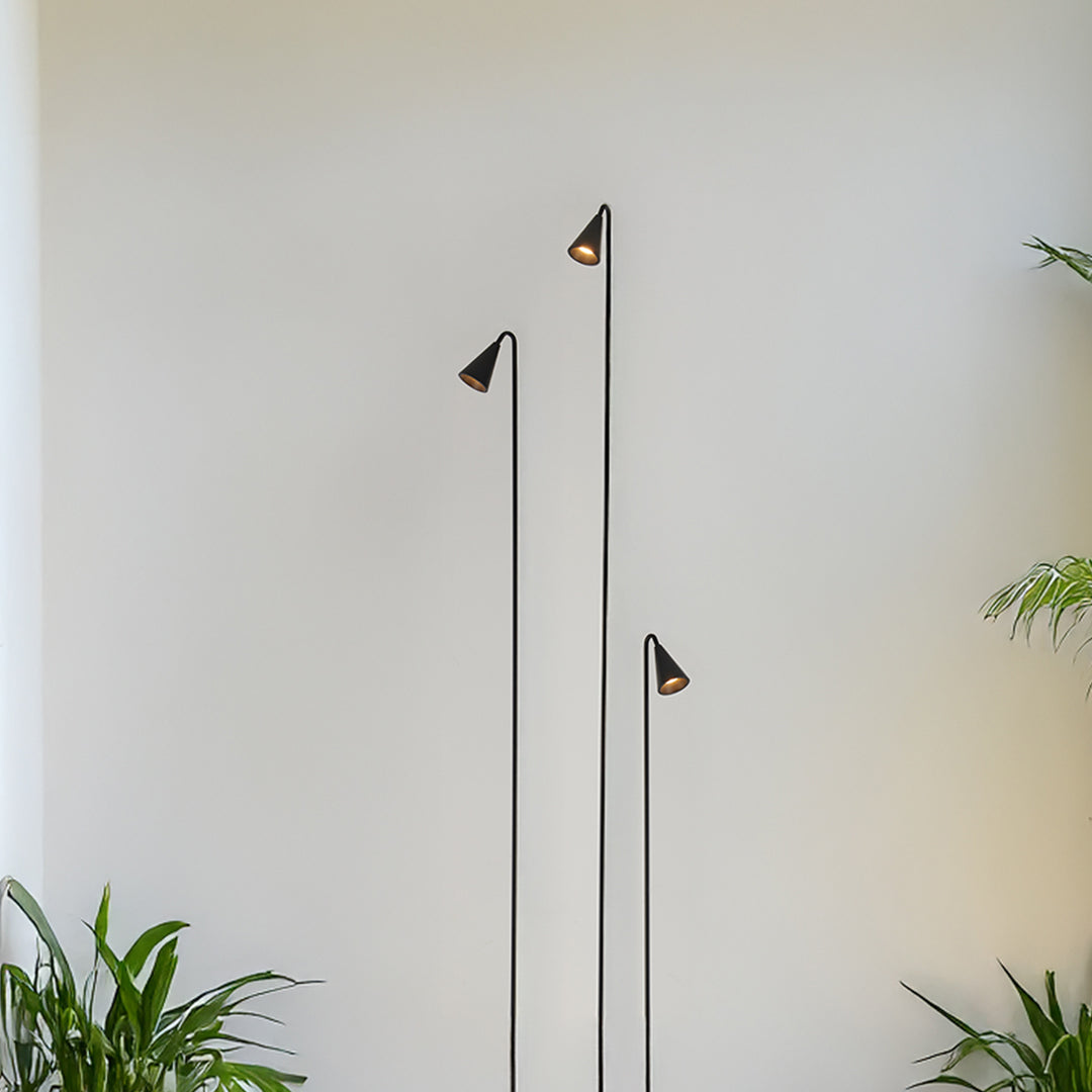 BRAMBLETON METAL GARDEN PATH LIGHTS WITH WEATHER-RESISTANT LED ILLUMINATION