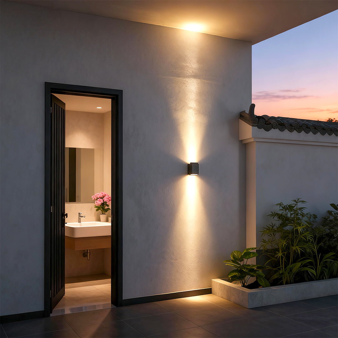WINDSOR SQUARE DUAL-DIRECTION LED WALL LUMINAIRE