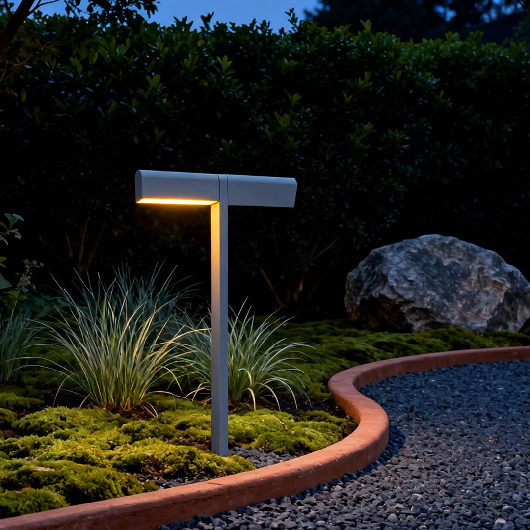 WHITBY ALUMINUM GARDEN PATH LIGHTING WITH WATER-RESISTANT DESIGN