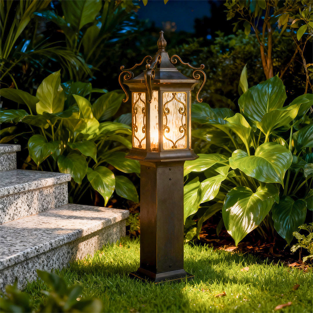 WINDSOR HIGHLAND OUTDOOR POST LANTERN