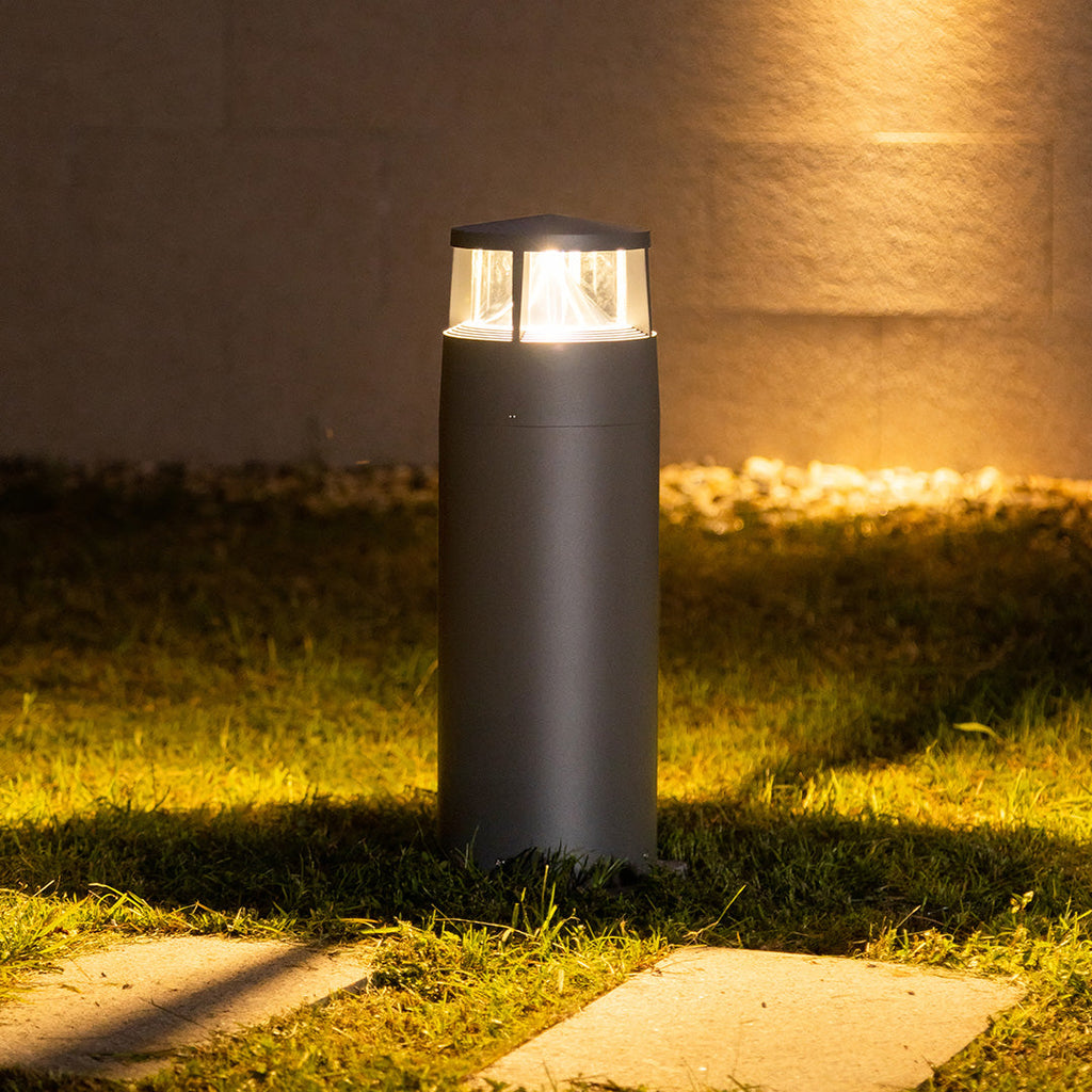WINDSOR STONE PATHLIGHTS, SCULPTURAL OUTDOOR ILLUMINATION