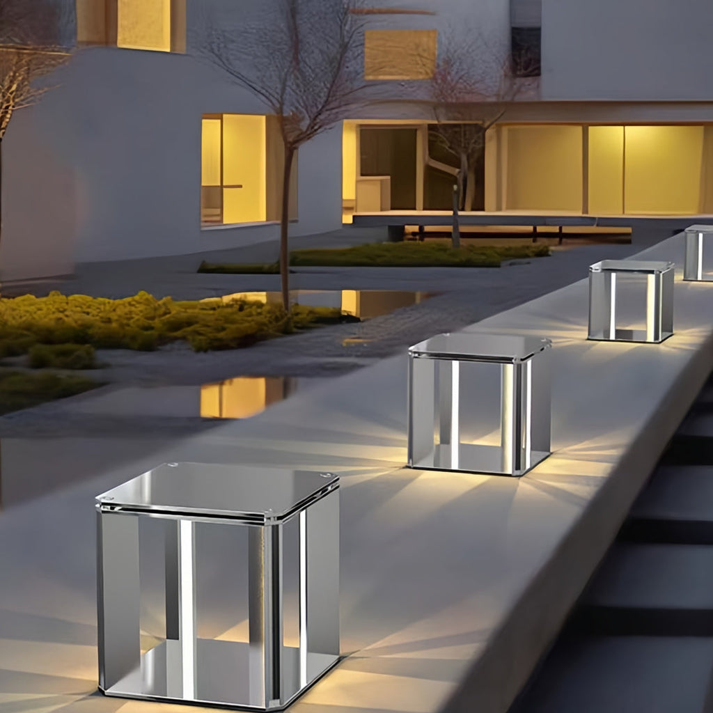 RAVENSHILL OUTDOOR METAL PILLAR LANTERN