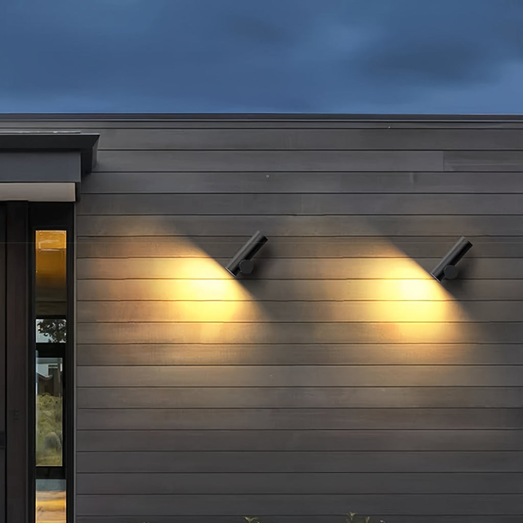 RAVENSCROFT GARDEN BEACON METAL WALL LIGHT