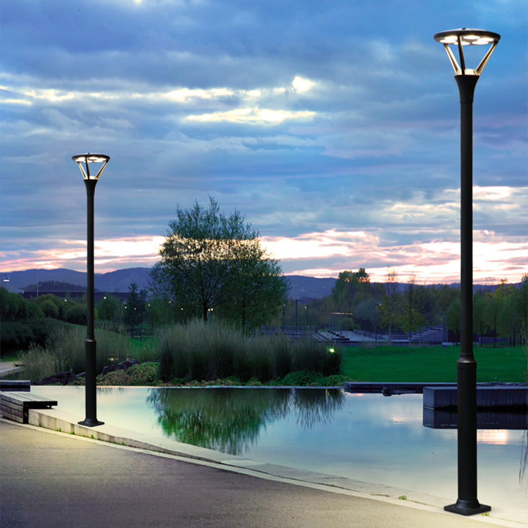 WINDSOR HEIGHTS 10-FOOT LED GARDEN LANTERN POST