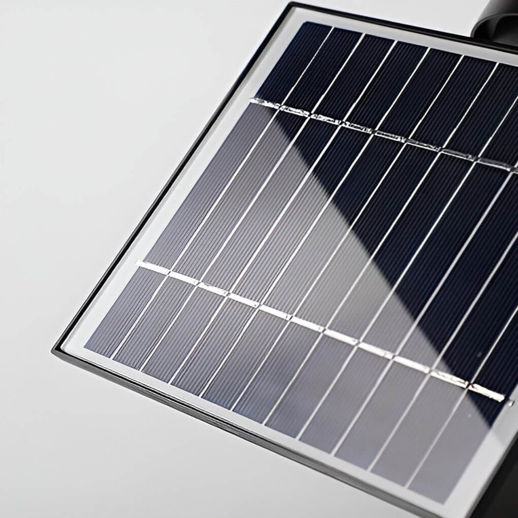 WINTHROP SOLAR-POWERED GARDEN TREE ILLUMINATOR