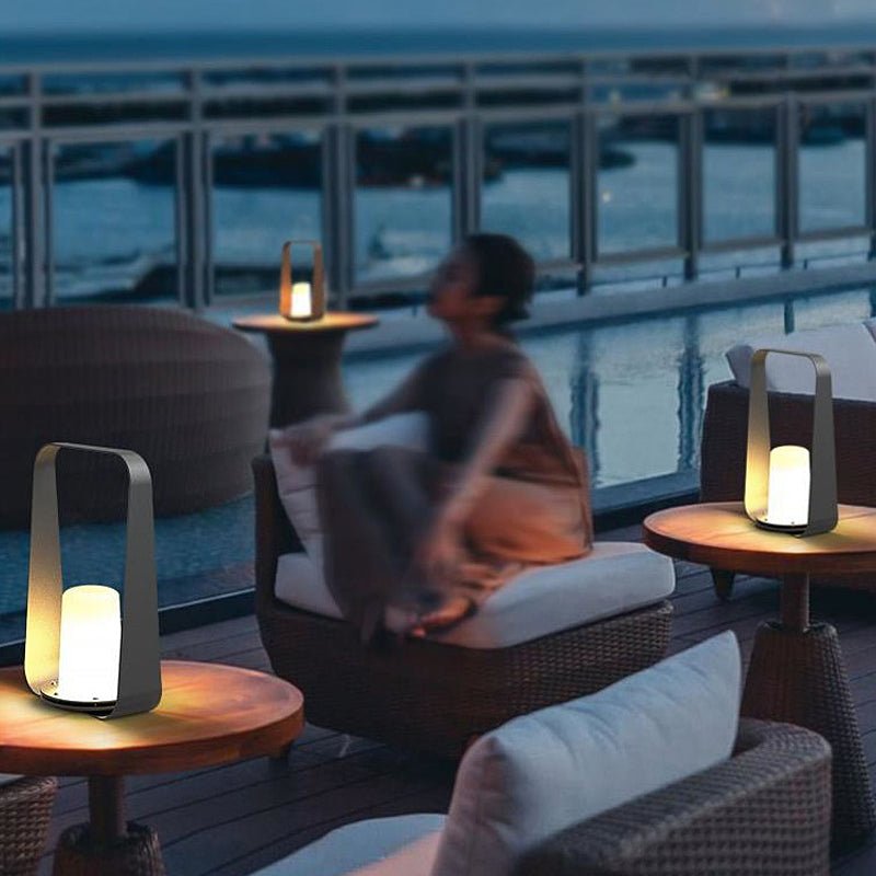 WINDSOR WATERPROOF LED LANTERN WITH RECHARGEABLE USB