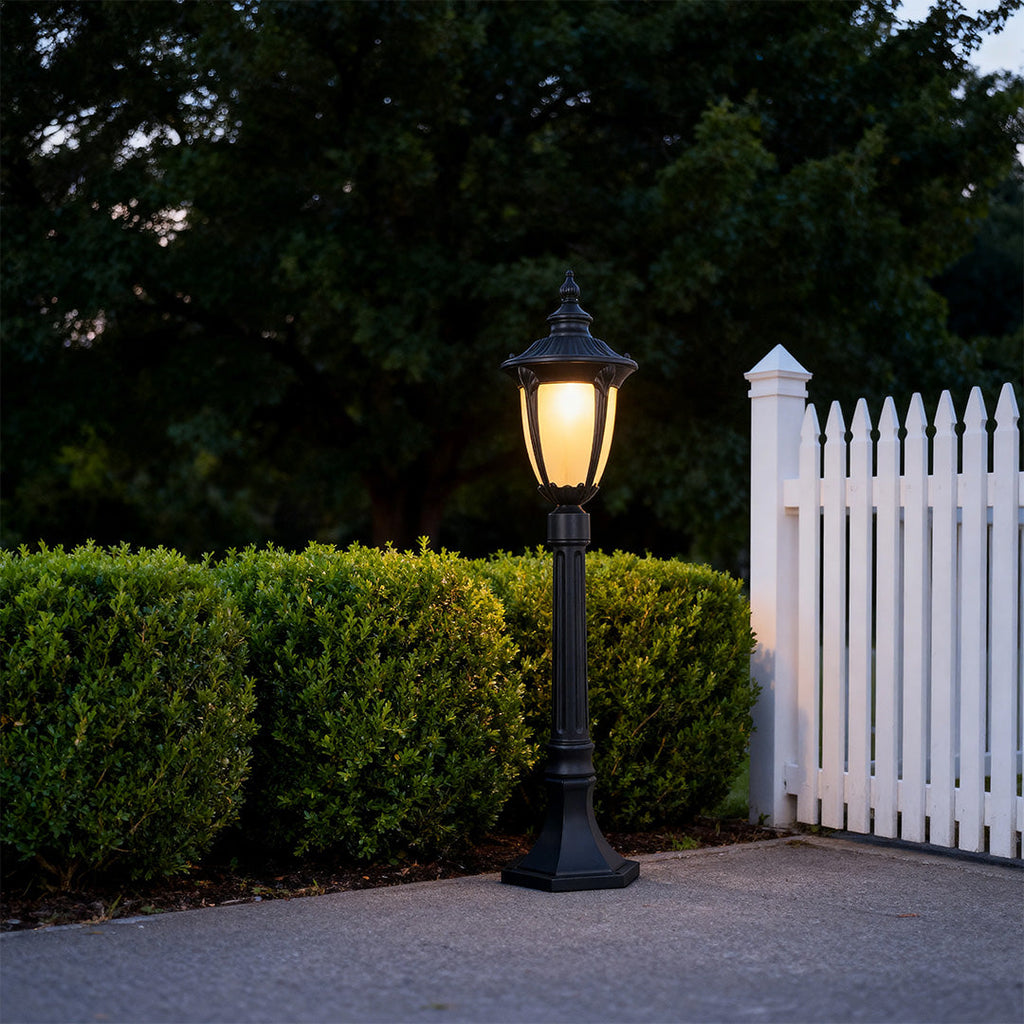 WINTHROP GARDEN POST LANTERN - Classic European-Inspired Waterproof Illumination