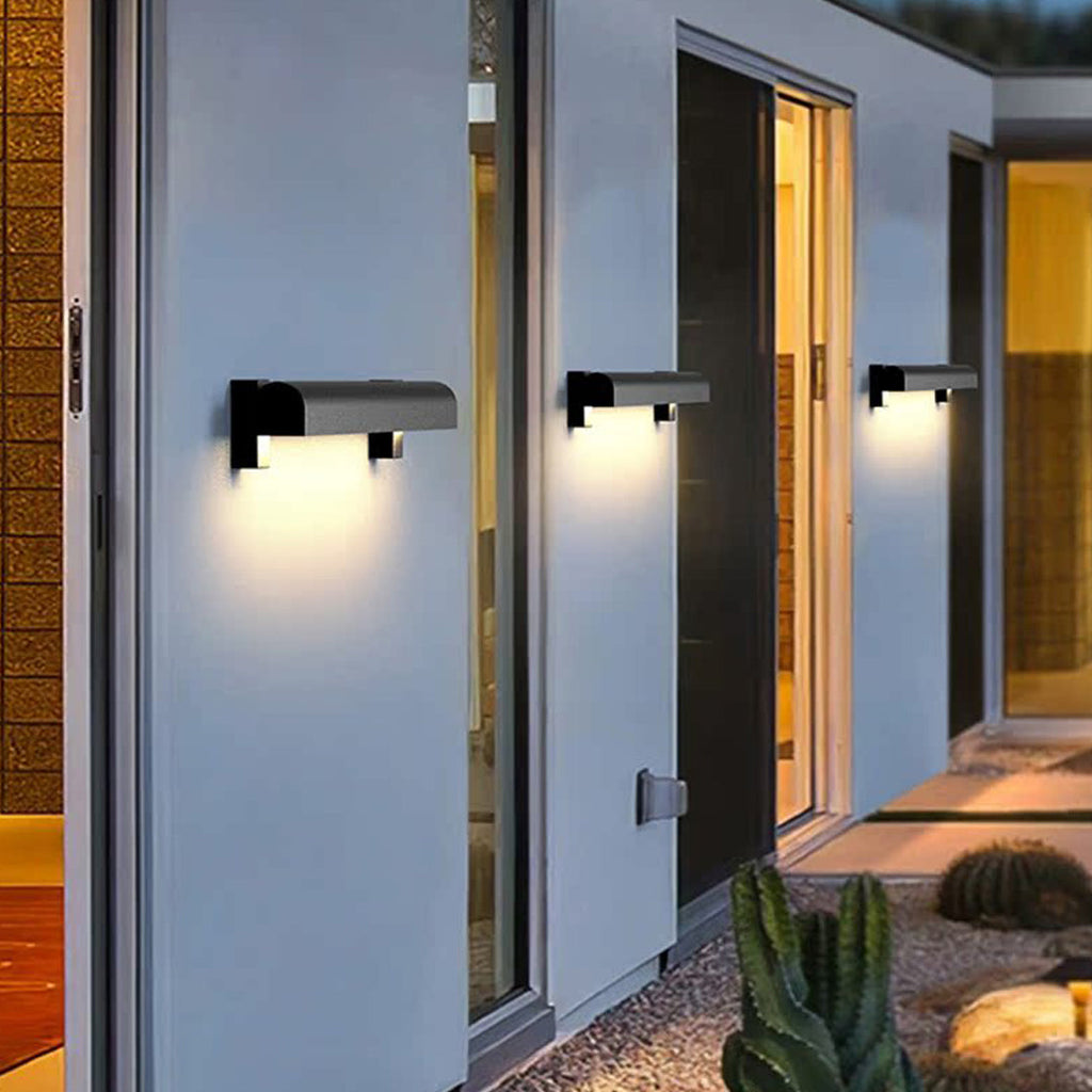 HEATHCLIFF RAINPROOF OUTDOOR WALL LANTERN